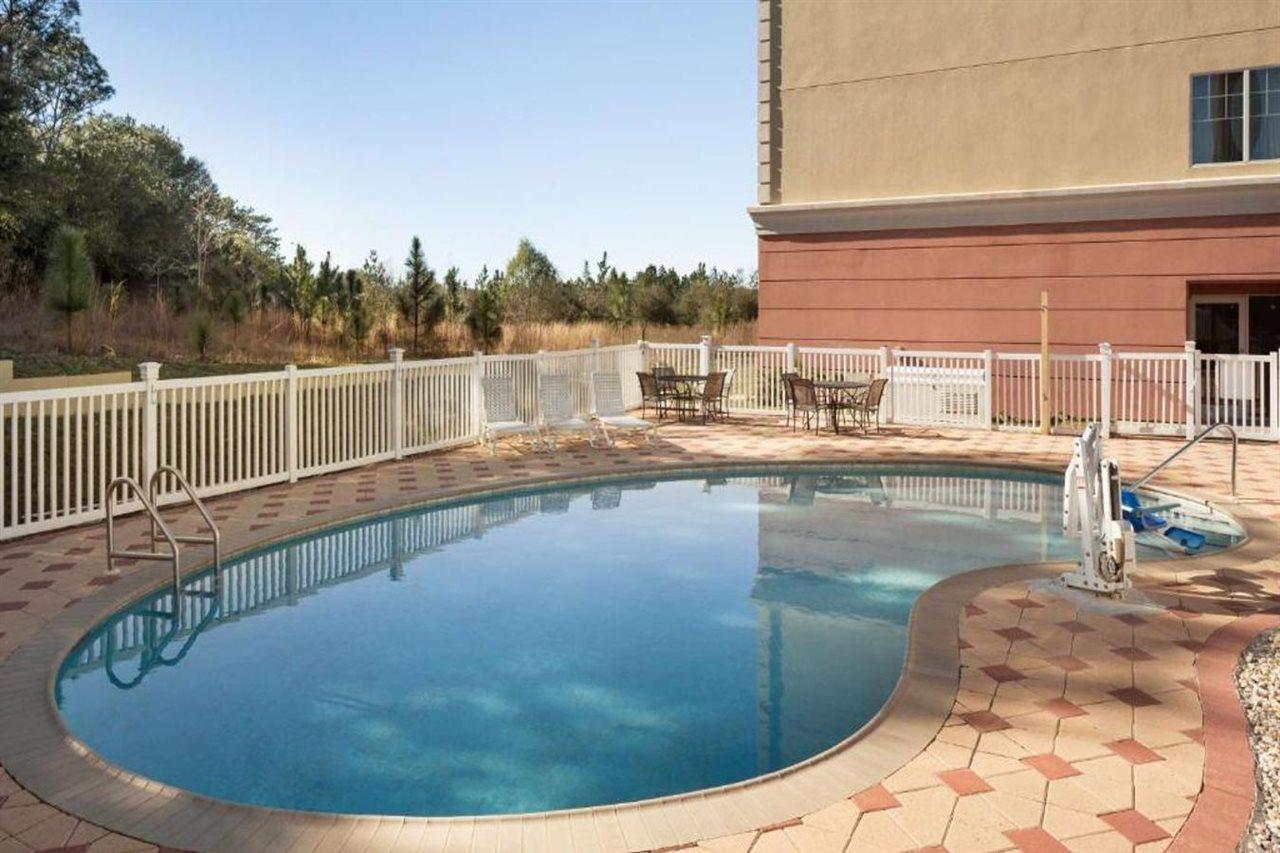 Country Inn & Suites By Radisson, Crestview, Fl Екстериор снимка
